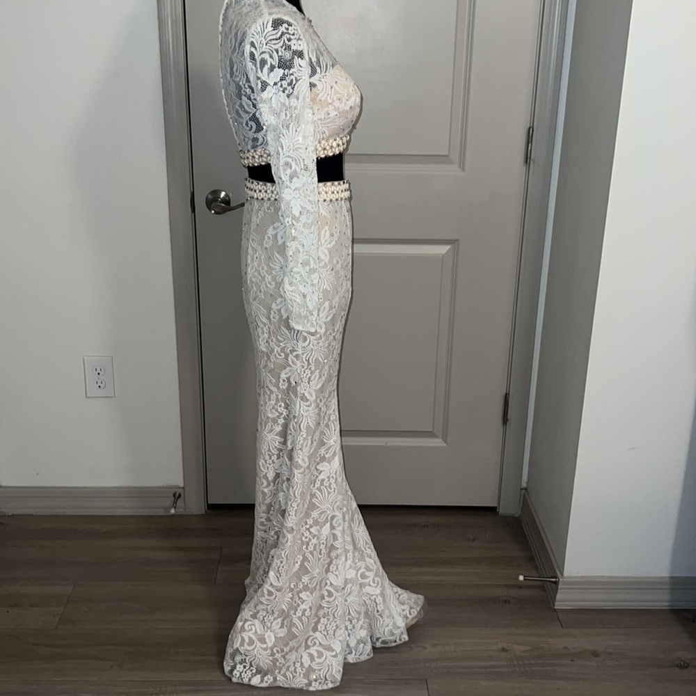 La Femme Two Piece Prom / Wedding/ Gala Set - Picture 7 of 8